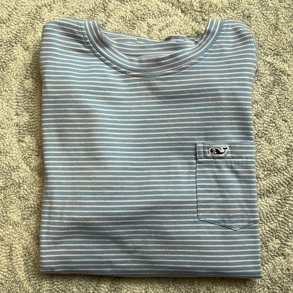 𝅺boys Vineyard Vines t-shirt Medium